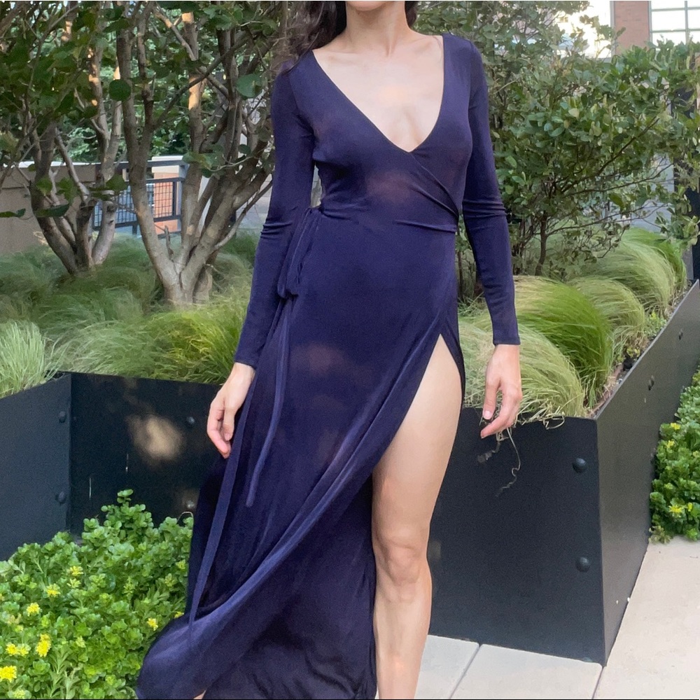 Long sleeve low cut dress with huge slit